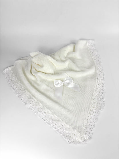 Toquilla marfil con encaje