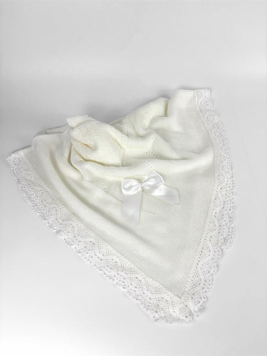 Toquilla marfil con encaje